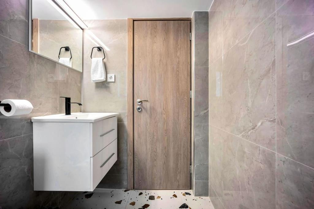 Artemis Modern Apartment Athens Ngoại thất bức ảnh