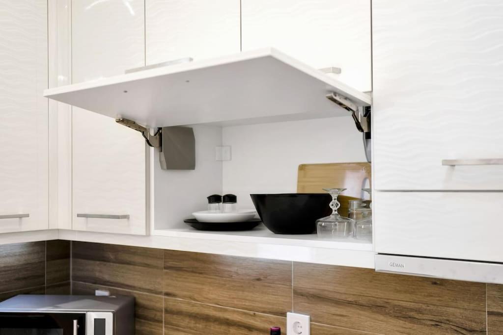 Artemis Modern Apartment Athens Ngoại thất bức ảnh